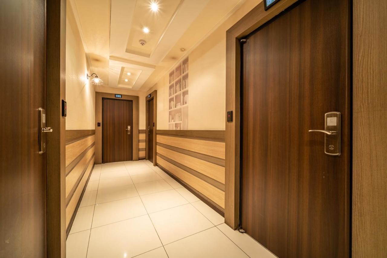 Guri Lexy Hotel Exterior foto