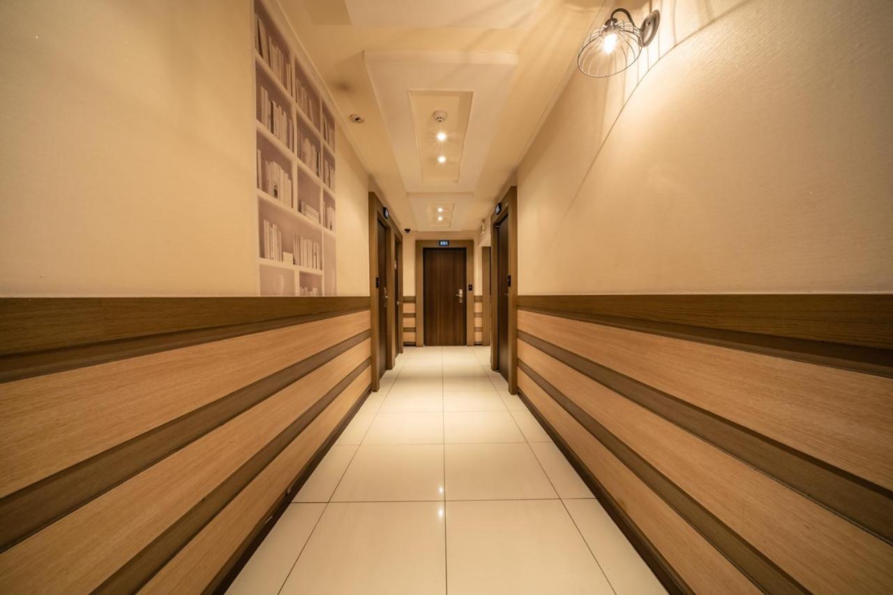 Guri Lexy Hotel Exterior foto